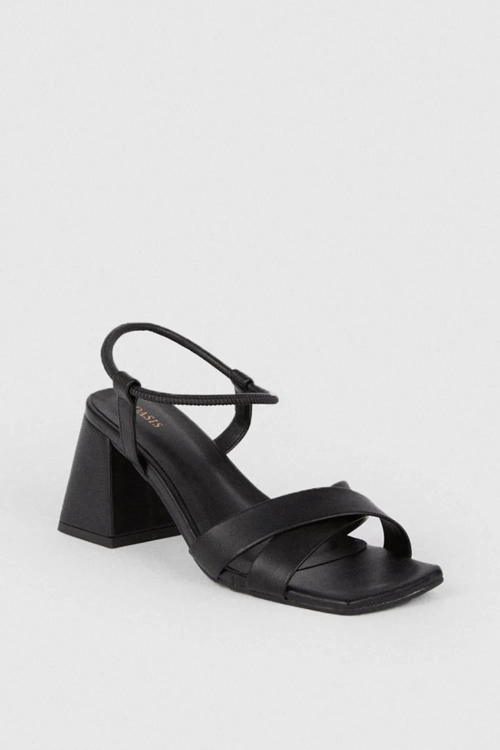 Outlet Oasis Cross Strap Block Heel Sandals Black