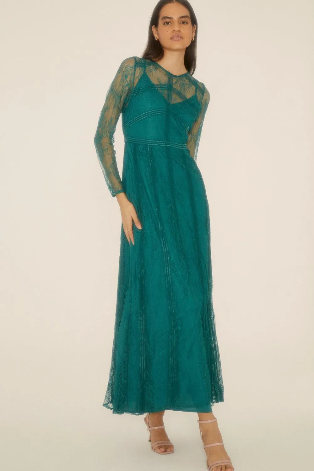 Outlet Oasis Delicate Lace Long Sleeve Maxi Dress Emerald