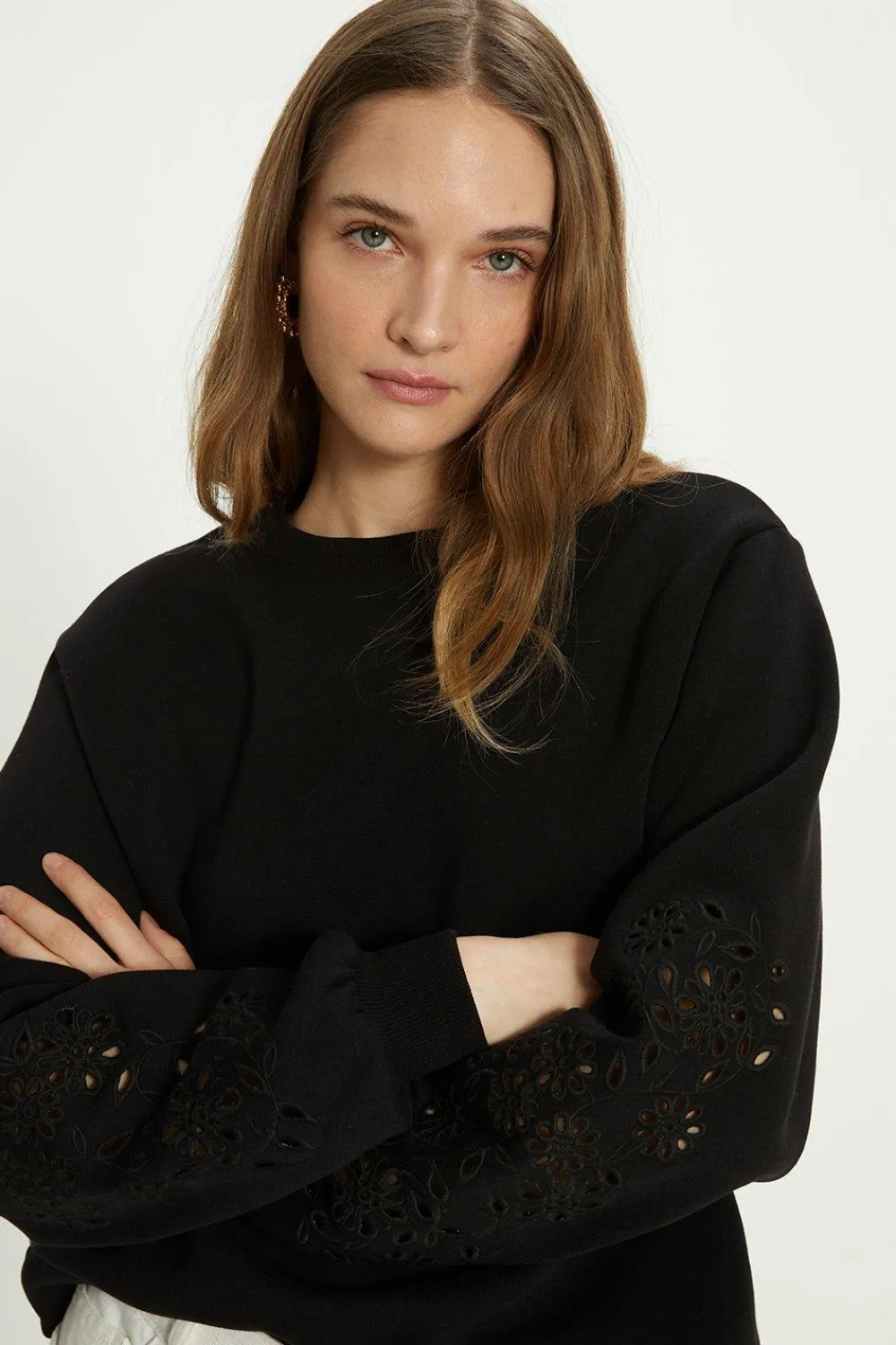 Best Oasis Embroidered Broderie Sleeve Sweatshirt Black