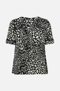 Fashion Oasis Essential Lace Insert Animal Woven Tee Mono