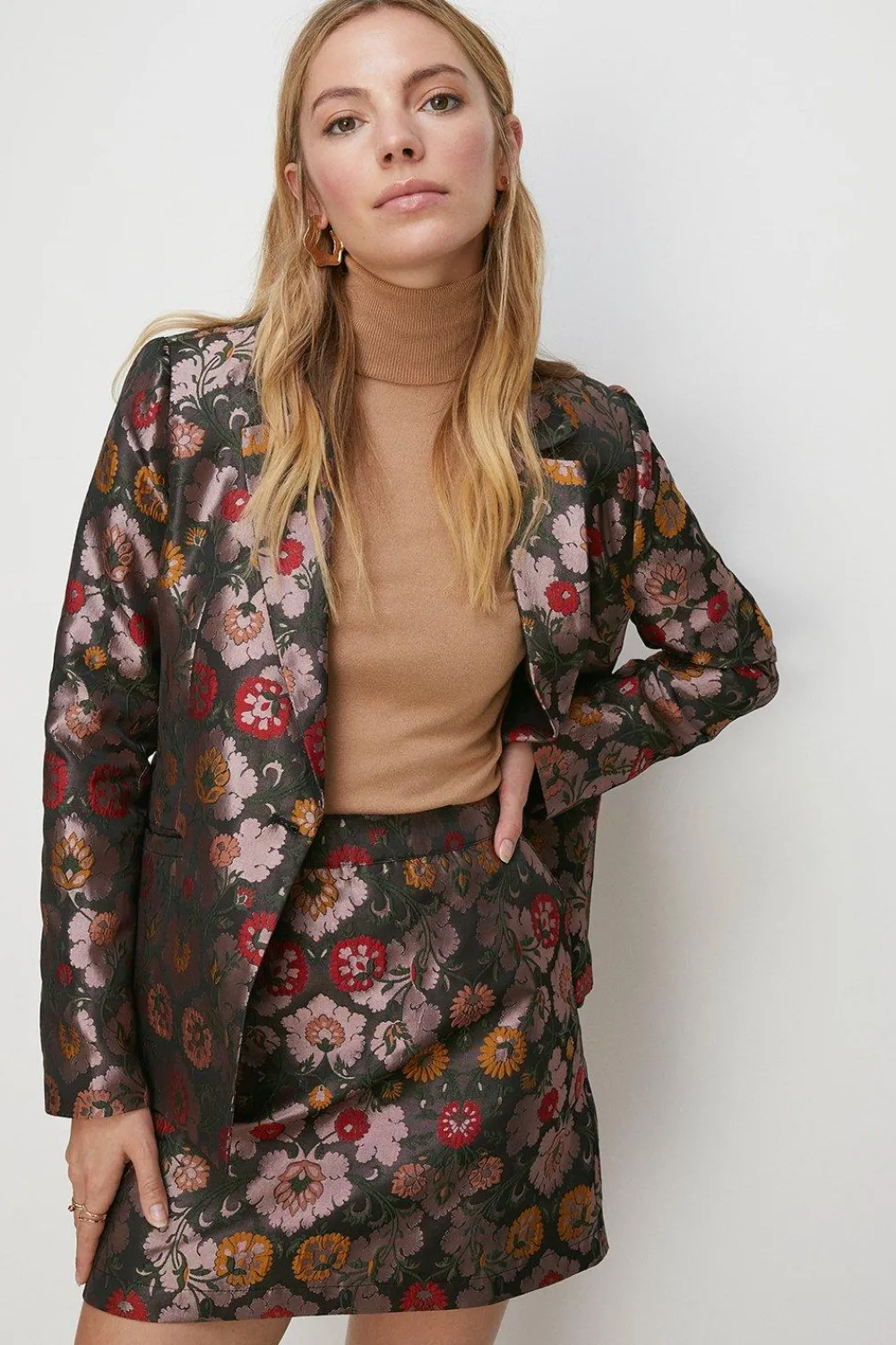 Hot Oasis Floral Jacquard Mini Skirt Mauve