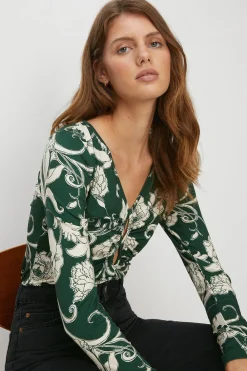 Outlet Oasis Floral Keyhole Front Top Green