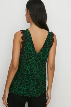 Fashion Oasis Floral Lace Trim Vest Green
