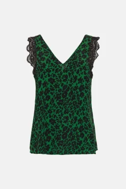 Fashion Oasis Floral Lace Trim Vest Green