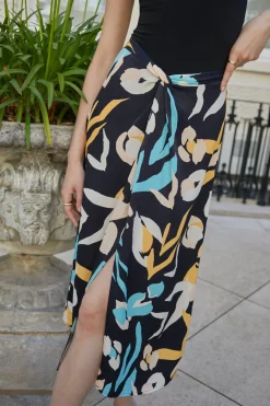 Clearance Oasis Floral Leaf Printed Drape Front Skirt Black
