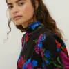 Best Oasis Floral Velvet Puff Sleeve Top Black