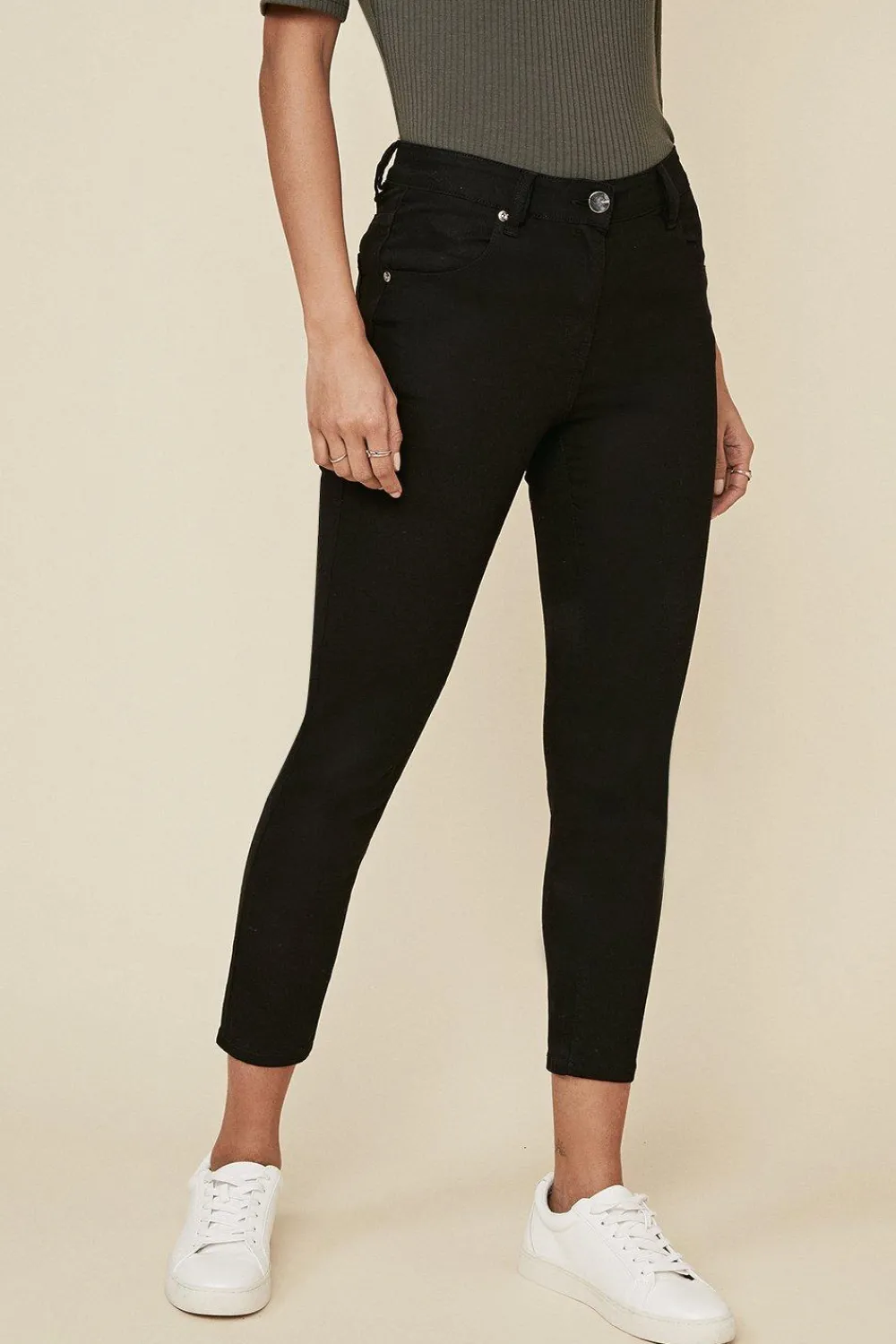 Hot Oasis Grace Cropped Jean Black