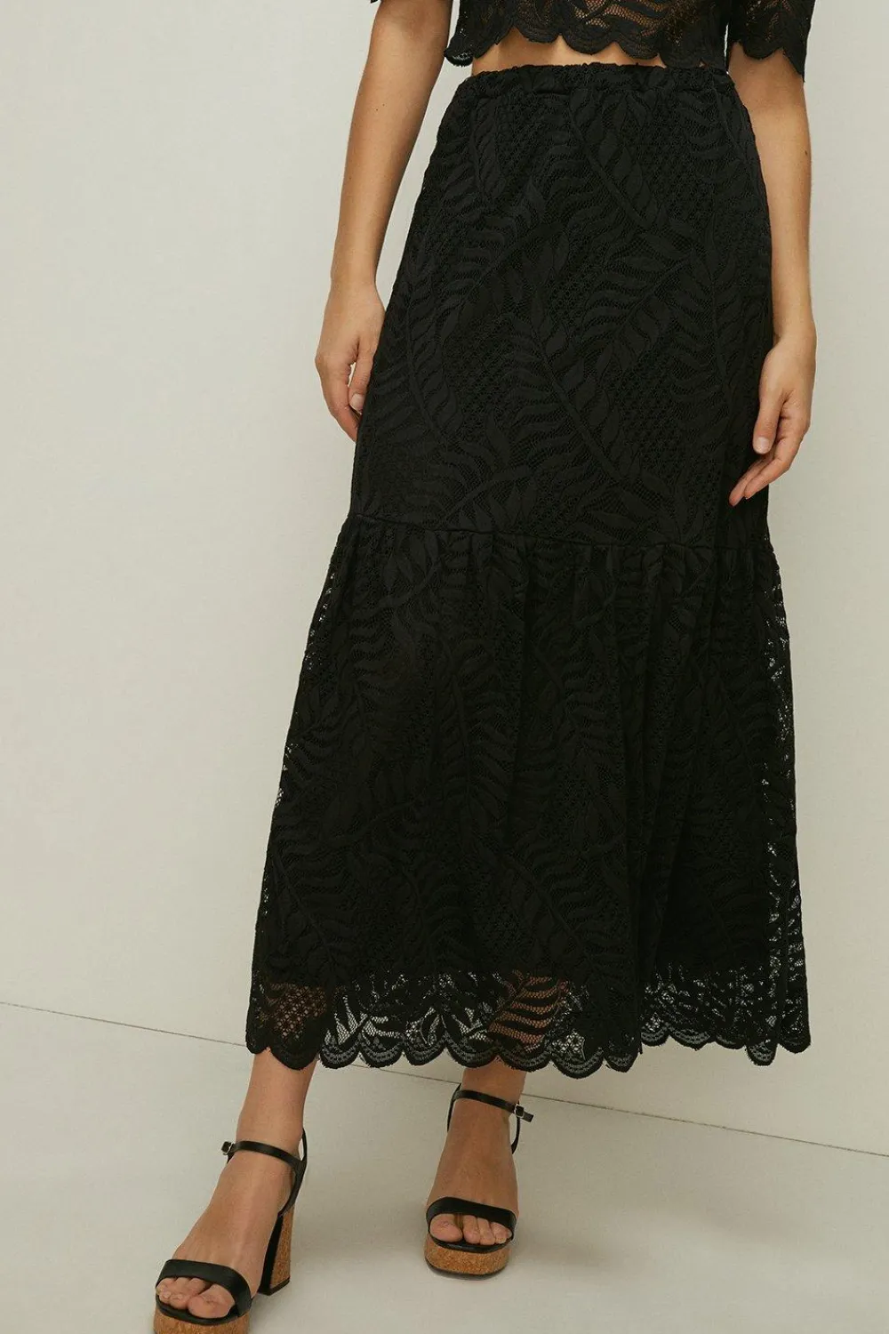 New Oasis Lace Scalloped Hem Tiered Skirt Co-Ord Black