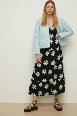 Fashion Oasis Large Daisy Tiered Midi Dress Black