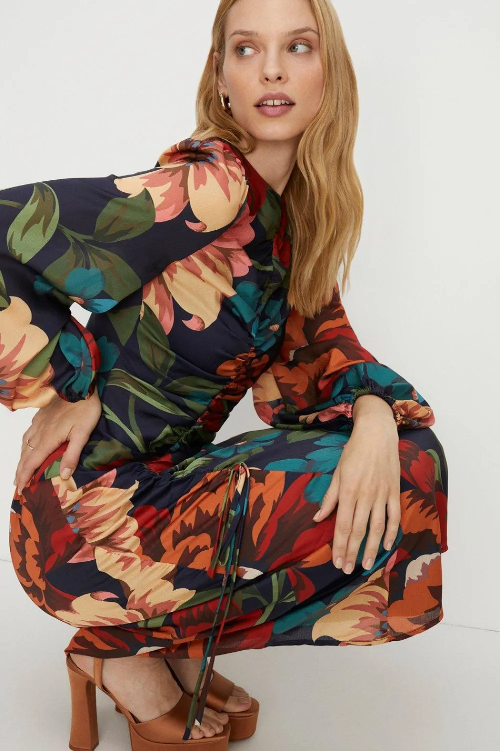 Discount Oasis Large Scaled Floral Ruched Front Midi Dress Multi