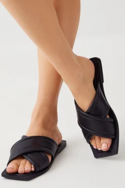 New Oasis Leather Padded Cross Over Sandal Black