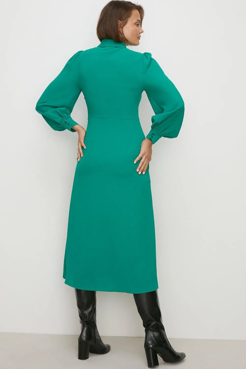 Hot Oasis Long Sleeve Pearl Button Detail Midi Dress Green