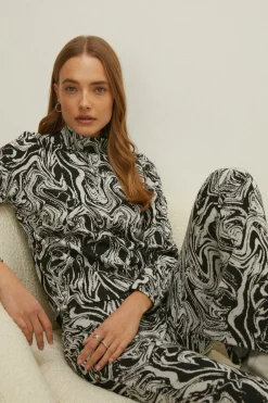 Fashion Oasis Marble Jacquard Funnel Neck Top Mono