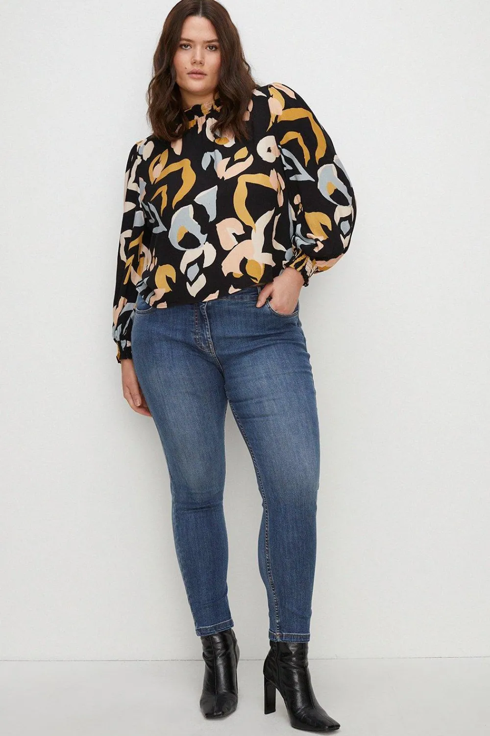 Hot Oasis Plus Size Jade Jean Mid Wash