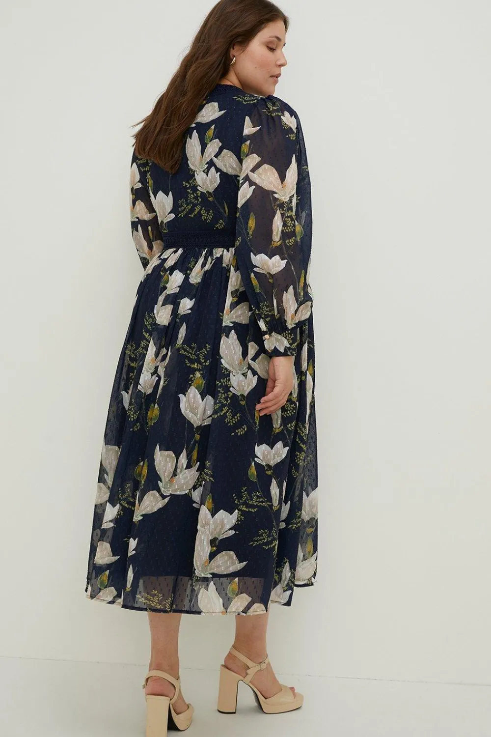 Hot Oasis Plus Size Magnolia Floral Dobby Lace V Neck Midi Dress Navy