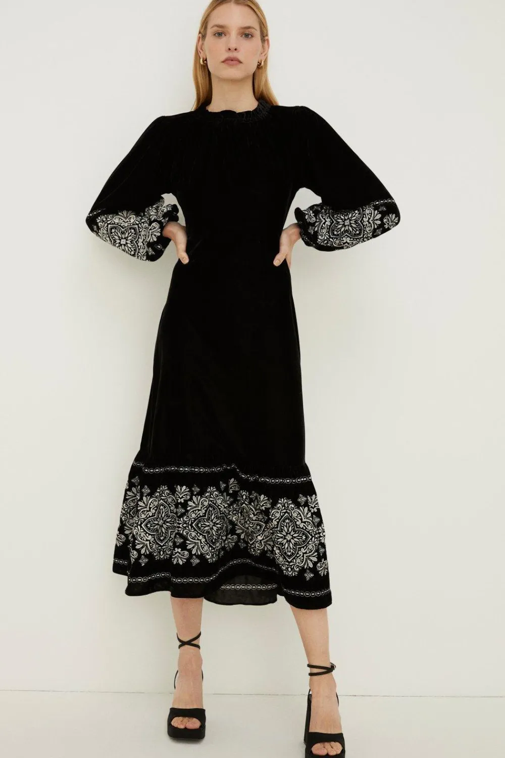 Hot Oasis Rachel Stevens Embroidered Velvet Midi Dress Black
