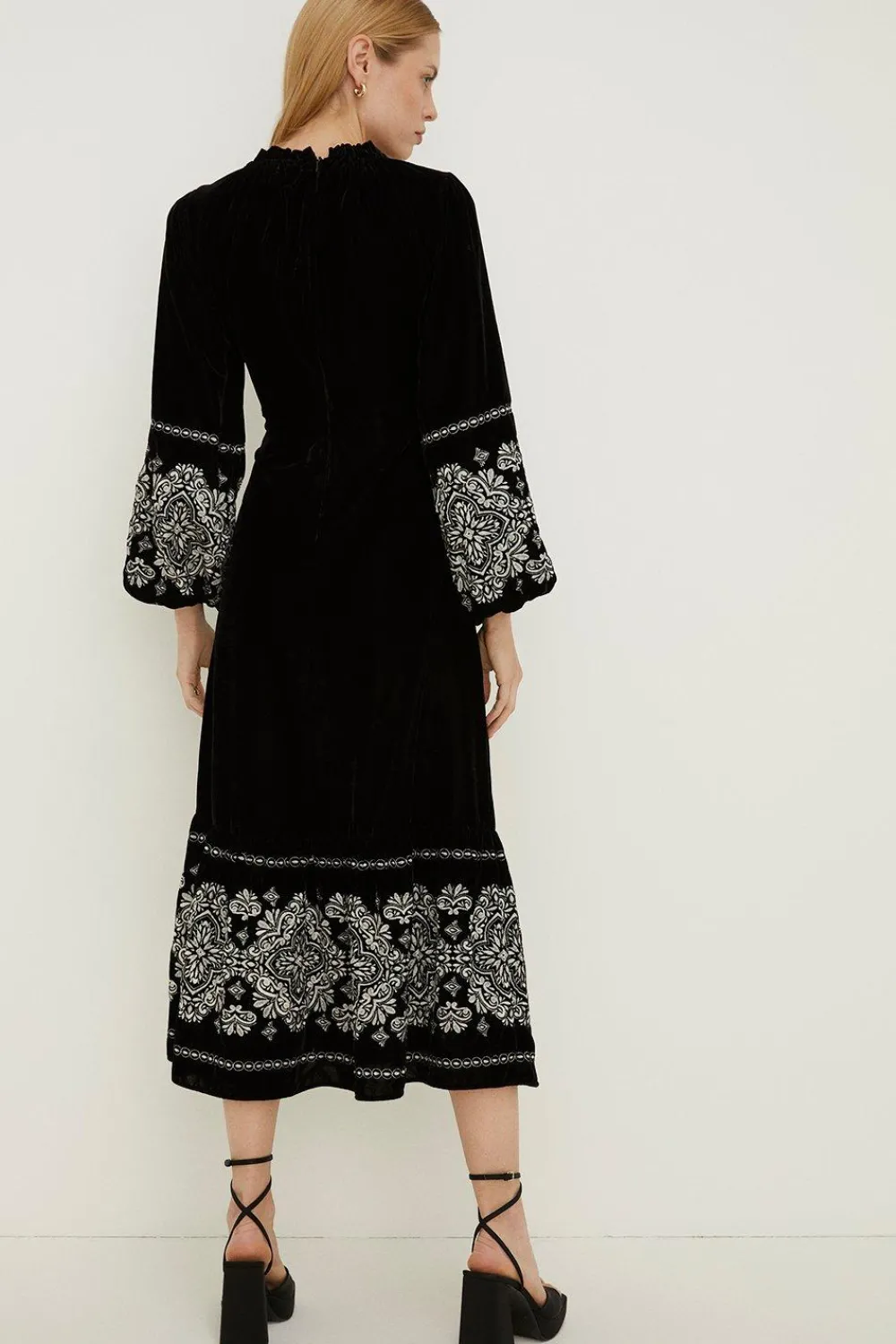 Hot Oasis Rachel Stevens Embroidered Velvet Midi Dress Black