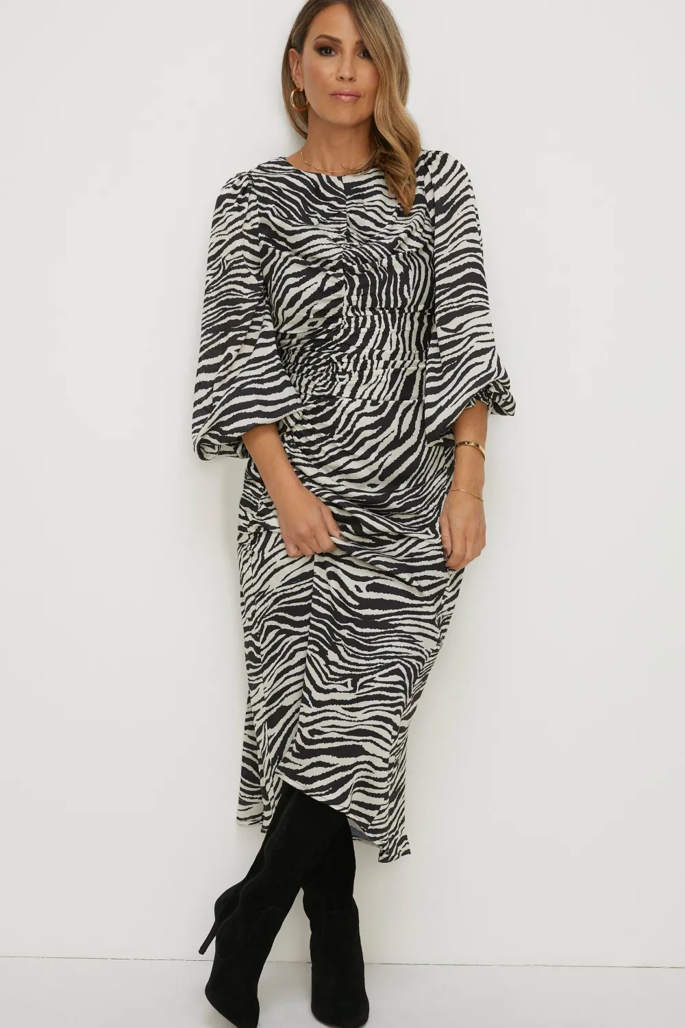 Sale Oasis Rachel Stevens Printed Ruched Front Midi Dress Zebra