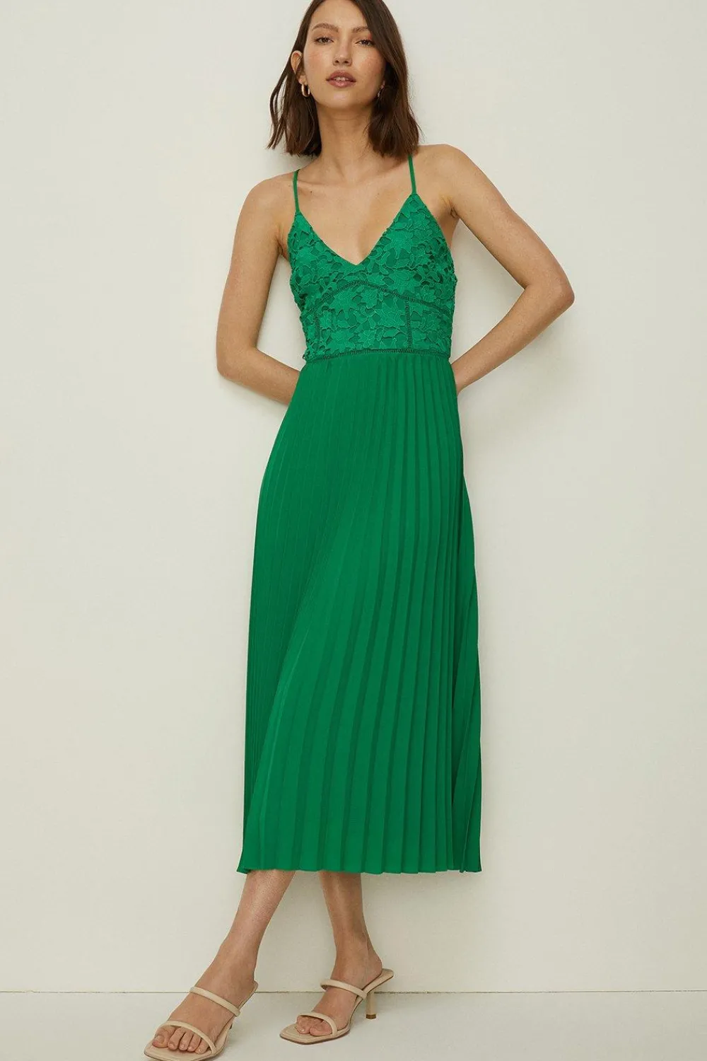 Fashion Oasis Strappy Lace V Neck Pleat Midi Dress Red